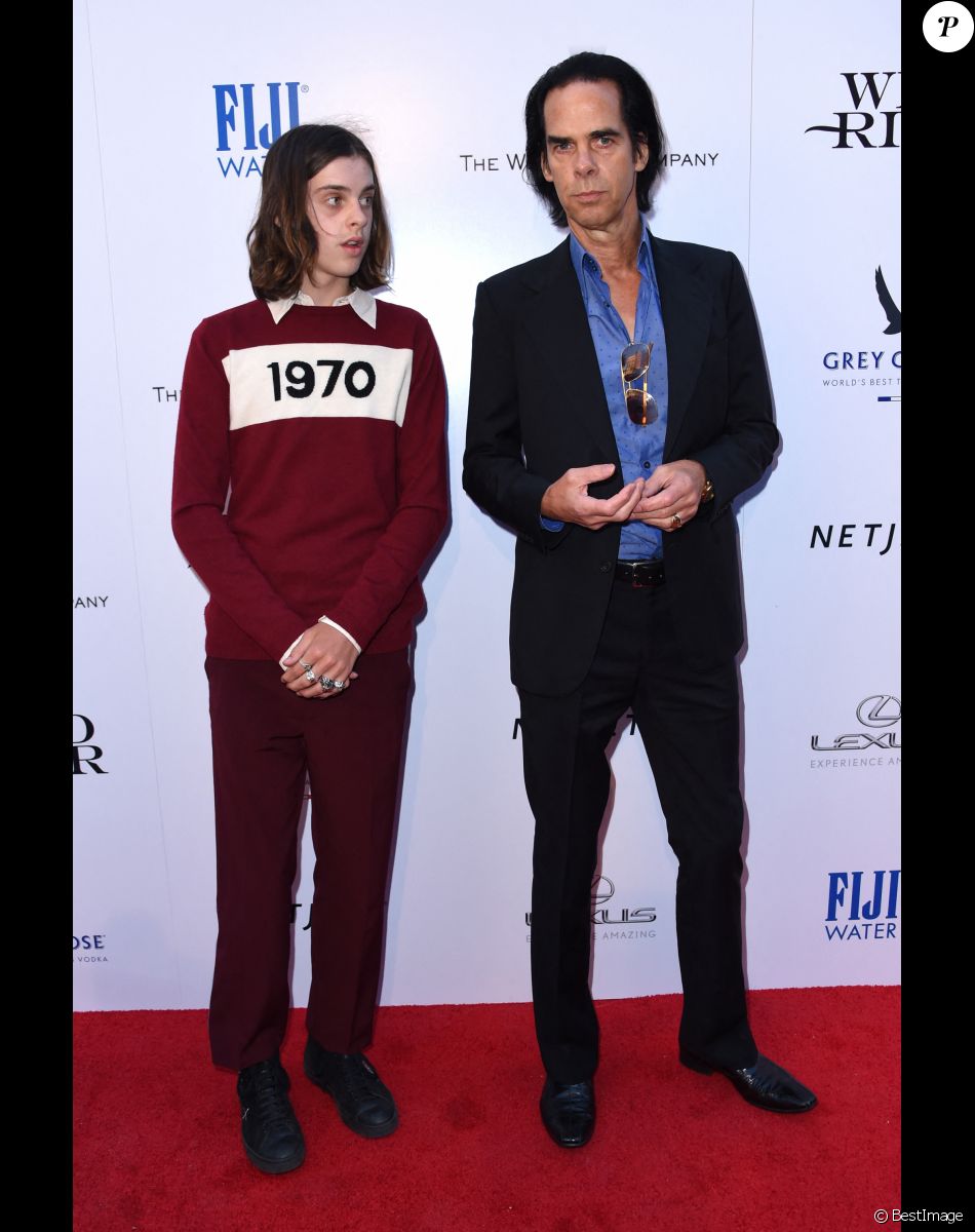 Rétro - Décès de Jethro Lazenby, fils de Nick Cave - Nick Cave et son fils à la première de 'Wind River' au théâtre de l'hôtel Ace à Los Angeles, le 26 juillet 2017