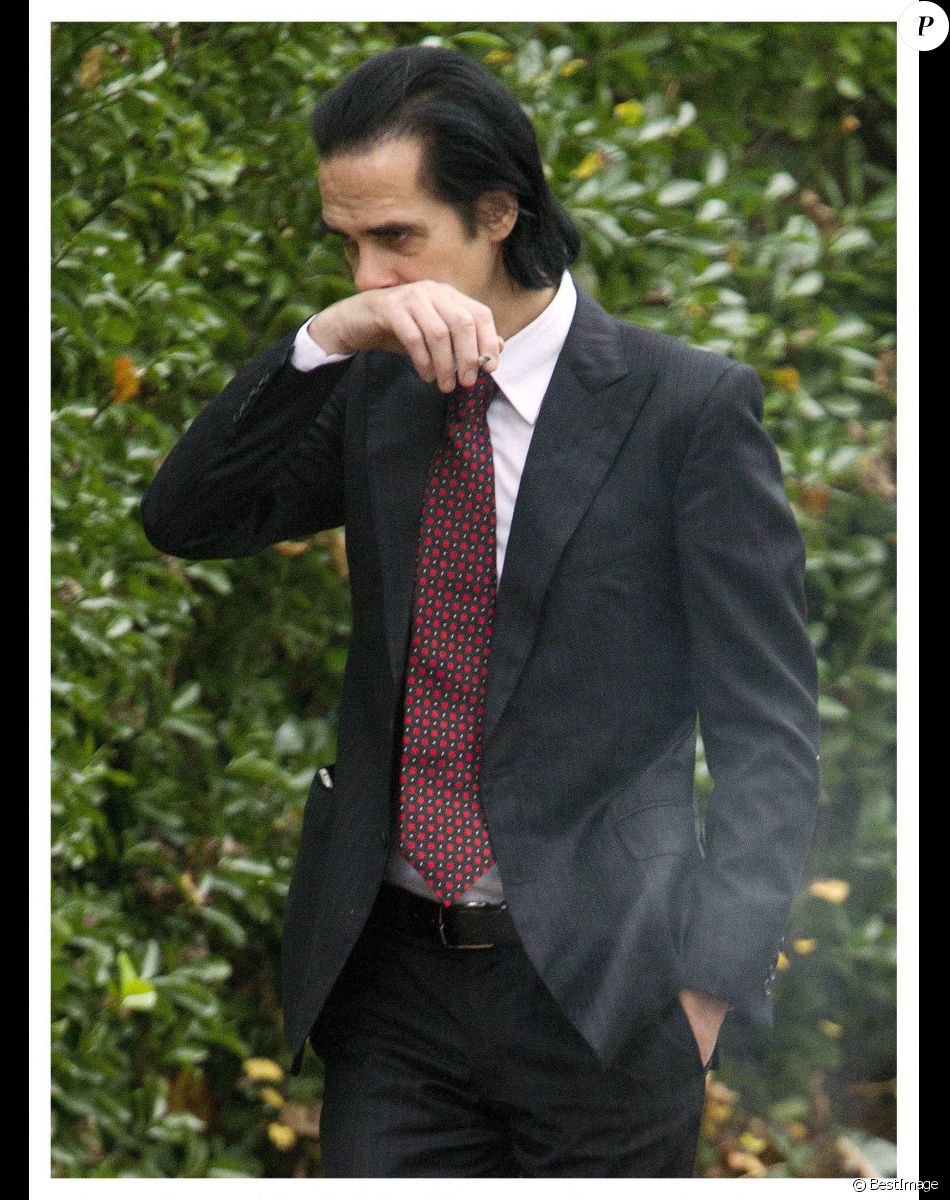 Rétro - Décès de Jethro Lazenby, fils de Nick Cave - Nick Cave et sa femme Susie arrivent au bureau de médecine légale pour connaitre les circonstances du décès de leur fils Arthur à Brighton le 9 novembre 2015.