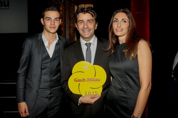 Exclusif - Yannick Alléno (Cuisinier de l'année 2015) entouré de sa compagne Laurence Bonnel et de son fils Thomas - Soirée de lancement du guide Gault et Millau 2015 au Trianon à Paris le 27 octobre 2014.