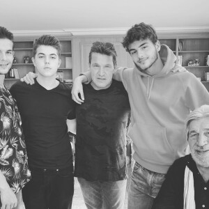 Benjamin Castaldi, son père Jean-Pierre Castaldi et trois de ses fils Julien, Simon et Enzo