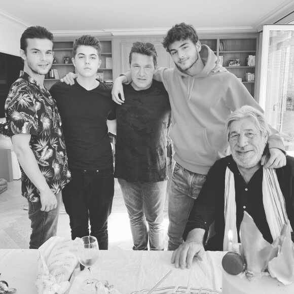 Benjamin Castaldi, son père Jean-Pierre Castaldi et trois de ses fils Julien, Simon et Enzo
