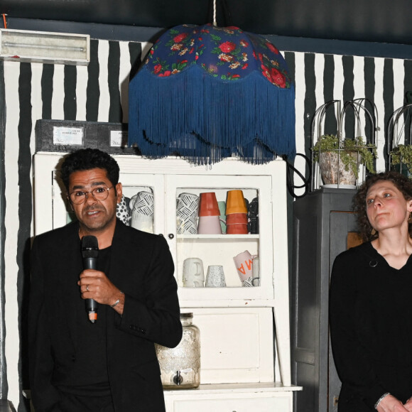 Exclusif - Jamel Debbouze, Annelise Clément, Pierre Lescure, président du festival de Cannes et Bruno Boutleux (directeur général Gérant chez Adami) - Remise du prix Adami de l'artiste citoyen à Jamel Debbouze au Bar à Bulles à Paris, France, le 9 mai 2022. © Coadic Guirec/Bestimage 