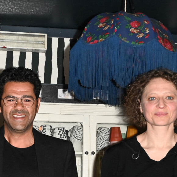 Exclusif - Pierre Lescure, président du festival de Cannes, Jamel Debbouze, Annelise Clément et Bruno Boutleux (directeur général Gérant chez Adami) - Remise du prix Adami de l'artiste citoyen à Jamel Debbouze au Bar à Bulles à Paris, France, le 9 mai 2022. © Coadic Guirec/Bestimage 