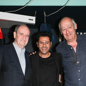 Exclusif - Pierre Lescure, président du festival de Cannes, Jamel Debbouze et Sam Karmann - Remise du prix Adami de l'artiste citoyen à Jamel Debbouze au Bar à Bulles à Paris, France, le 9 mai 2022. © Coadic Guirec/Bestimage 