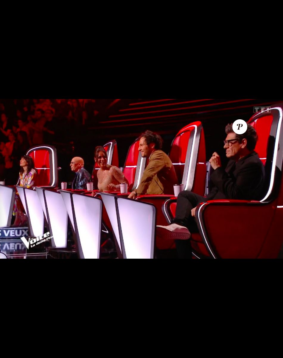 Florent Pagny dans The Voice 2022, les demi-finales ce 14 ami 2022. Malgré sa bataille contre le cancer, il assure le show avec ses collègues coaches et les talents