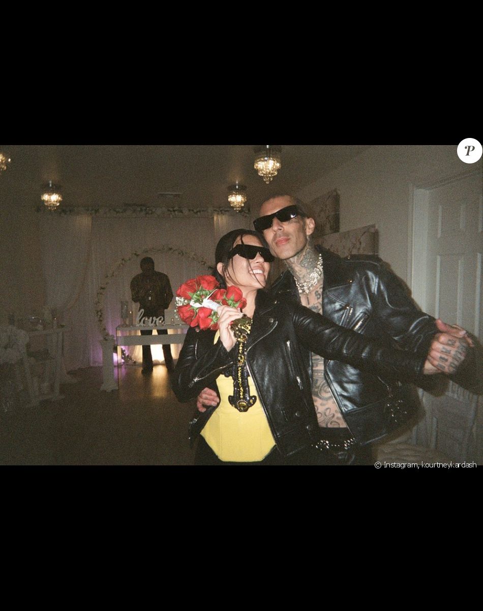 Kourtney Kardashian a dévoilé des photos de son mariage avec Travis Barker célébré à Las Vegas.