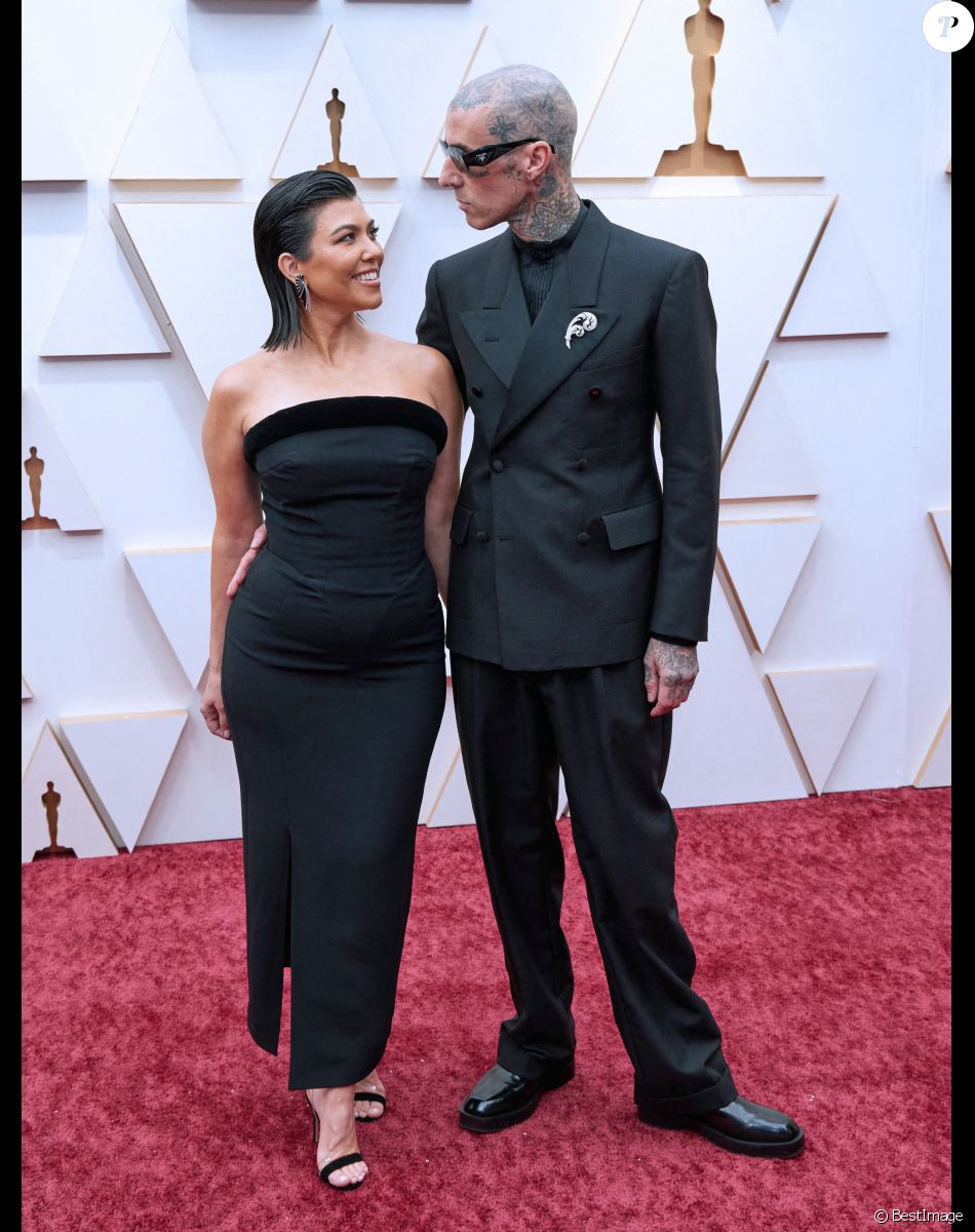 Mariage - Kourtney Kardashian et Travis Barker se sont mariés à Las Vegas - KOURTNEY KARDASHIAN et TRAVIS BARKER au photocall de la 94ème édition de la cérémonie des Oscars à Los Angeles, le 27 mars 2022.