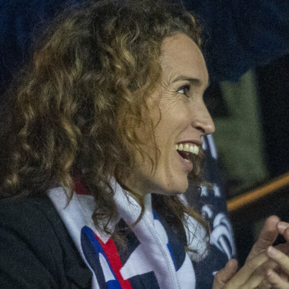 Marie-Sophie Lacarrau dans les tribunes lors du match de football de qualification pour la Coupe du monde 2022 entre la France et le Kazakhstan au stade Parc des Princes à Paris, France, le 13 novembre 2021. © Cyril Moreau/Bestimage