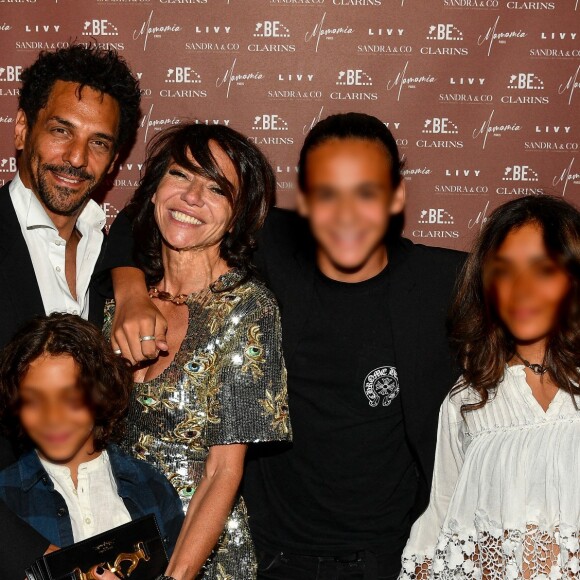 Exclusif - Sandra Sisley, son mari Tomer Sisley et leurs enfants Dino, Liv Shaya et Levin - Soirée du 49ème anniversaire de Sandra Sisley et les 6 ans de "Retrouvite" avec son mari Tomer au restaurant Mamamia à Paris. © Pierre Perusseau/Bestimage