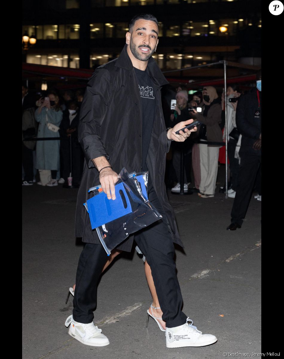 Adil Rami - Arrivées et sorties du défilé Off-White Femme Automne/hiver au palais Brongniart à Paris, France. © Jeremy Melloul / Bestimage