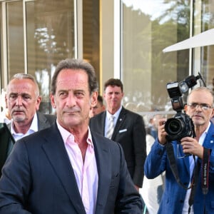 Vincent Lindon (président du jury) arrive à l'hôtel "Martinez" lors du 75ème Festival International du Film de Cannes, le 16 mai 2022. 