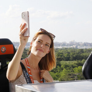 Exclusif - Maëva Coucke (Miss France 2018) - Roland Garros entre Ciel et Terre,Un voyage à 50m de hauteur, pétillant et gourmand, pour vous offrir une vue exceptionnelle à Paris le 17 mai 2022. © Marc Ausset-Lacroix/Bestimage 