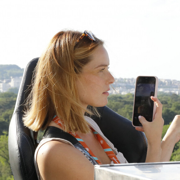 Exclusif - Maëva Coucke (Miss France 2018) - Roland Garros entre Ciel et Terre,Un voyage à 50m de hauteur, pétillant et gourmand, pour vous offrir une vue exceptionnelle à Paris le 17 mai 2022. © Marc Ausset-Lacroix/Bestimage 