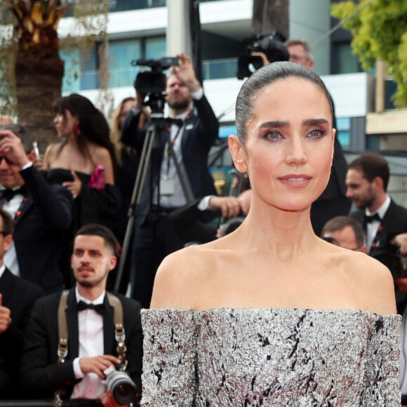 Jennifer Connelly - Montée des marches du film " Top Gun : Maverick " lors du 75ème Festival International du Film de Cannes. Le 18 mai 2022 © Cyril Moreau / Bestimage 