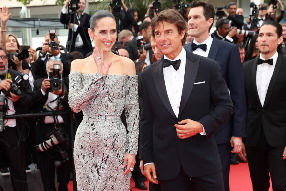 Jennifer Connelly et Tom Cruise - Montée des marches du film " Top Gun : Maverick " lors du 75ème Festival International du Film de Cannes @Cyril Moreau / Bestimage 