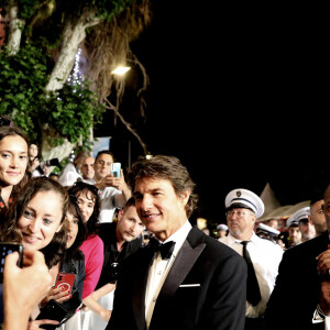 Tom Cruise - Descente des marches du film "Top Gun : Maverick" lors du 75ème Festival International du Film de Cannes. Le 18 mai 2022 © Dominique Jacovides / Bestimage 