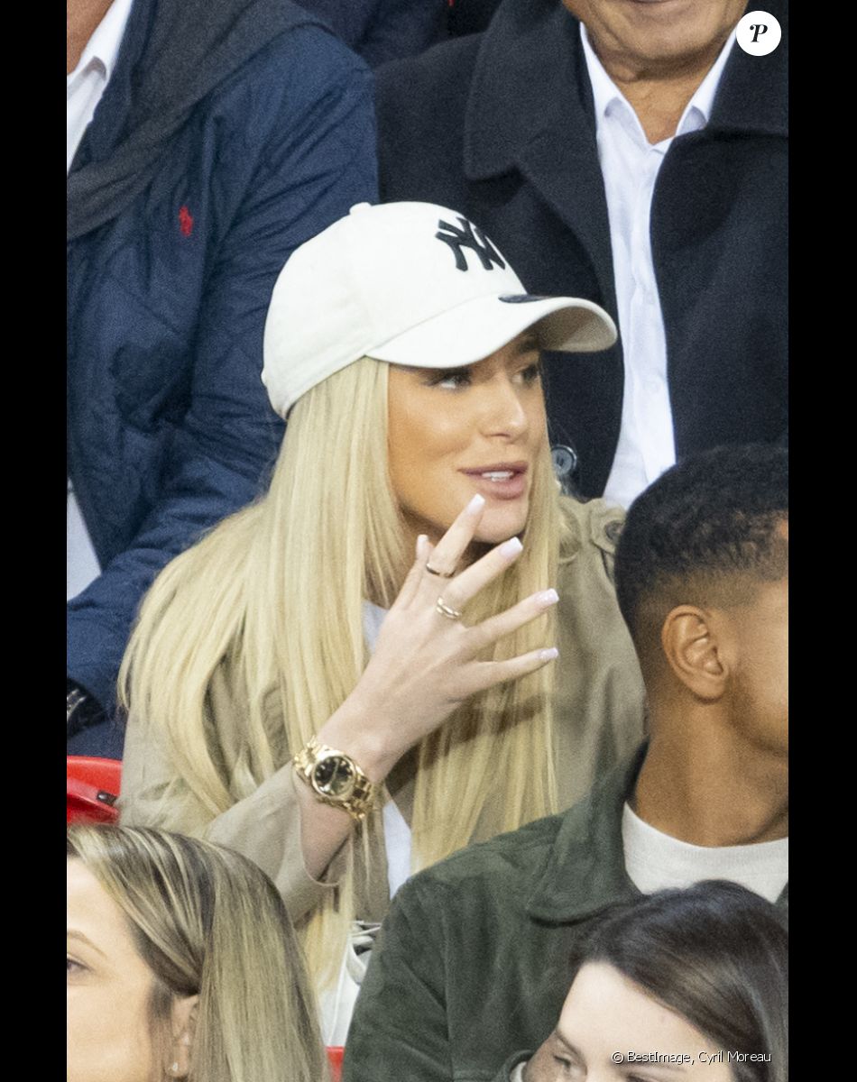 Taylor Ward (girlfriend Riyad Mahrez) - People assistent à la victoire du PSG (2) face à Manchester City (0) lors de la deuxième journée de la Ligue des champions au Parc des Princes à Paris le 28 septembre 2021. © Cyril Moreau/Bestimage