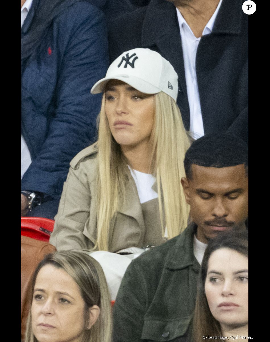 Taylor Ward (girlfriend Riyad Mahrez) - People assistent à la victoire du PSG (2) face à Manchester City (0) lors de la deuxième journée de la Ligue des champions au Parc des Princes à Paris le 28 septembre 2021. © Cyril Moreau/Bestimage