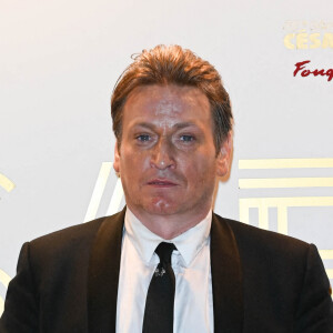 Benoît Magimel, César du meilleur acteur pour De son vivant - Photocall au Fouquet's après la 47ème cérémonie des César à Paris le 26 février 2022. © Coadic Guirec / Bestimage 