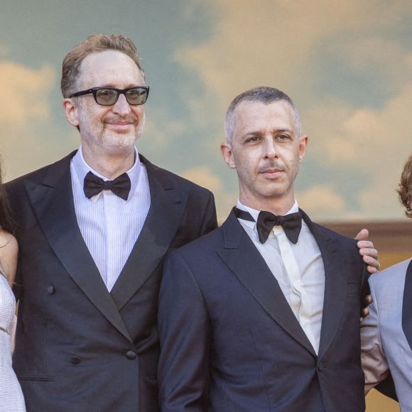 Anne Hathaway, James Gray, Jeremy Strong, Michael Banks Repeta, Jaylin Webb - Montée des marches du film " Armageddon Time " lors du 75ème Festival International du Film de Cannes. Le 19 mai 2022 © Cyril Moreau / Bestimage