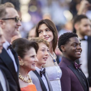 Michael Banks Repeta, Anne Hathaway, Jaylin Webb - Montée des marches du film " Armageddon Time " lors du 75ème Festival International du Film de Cannes. Le 19 mai 2022 © Cyril Moreau / Bestimage