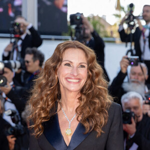 Julia Roberts - Montée des marches du film " Armageddon Time " lors du 75ème Festival International du Film de Cannes. Le 19 mai 2022 © Cyril Moreau / Bestimage