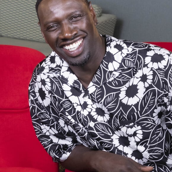 Interview de Omar Sy par A.Trapenard pour Brut lors du 75ème Festival International du Film de Cannes, France, le 19 mai 2022. © Jack Tribeca/Bestimage 