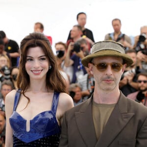 Anne Hathaway, Jeremy Strong au photocall de "Armageddon Time" lors du 75ème Festival International du Film de Cannes, le 20 mai 2022. © Dominique Jacovides/Bestimage 