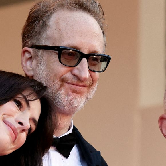 Anne Hathaway, James Gray - Montée des marches du film " Armageddon Time " lors du 75ème Festival International du Film de Cannes. Le 19 mai 2022 © Dominique Jacovides / Bestimage 