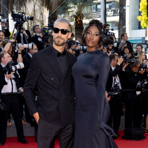 Vladimir Boudnikoff et sa compagne Aya Nakamura - Montée des marches du film " Armageddon Time " lors du 75ème Festival International du Film de Cannes. Le 19 mai 2022 © Cyril Moreau / Bestimage 