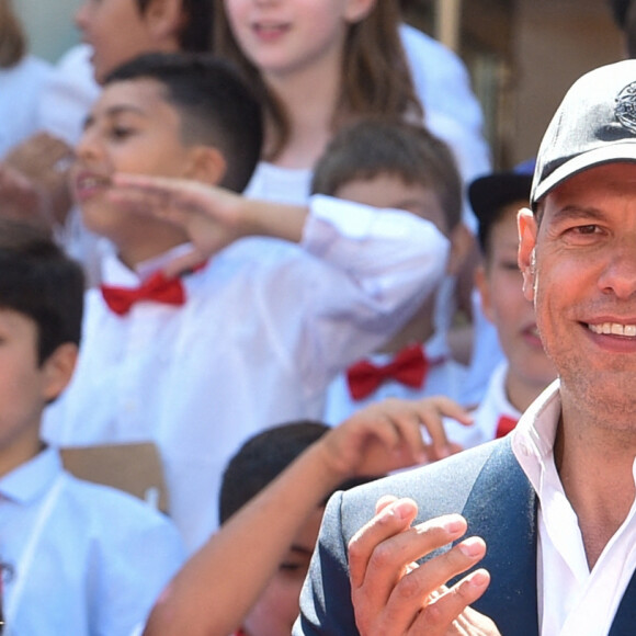 Martine Gossieaux (aka Mme Sempé), Laurent Lafitte - Montée des marches du film " Le petit Nicolas : Qu'est-ce qu'on attend pour être heureux " lors du 75ème Festival International du Film de Cannes. Le 20 mai 2022 © Giancarlo Gorassini / Bestimage 