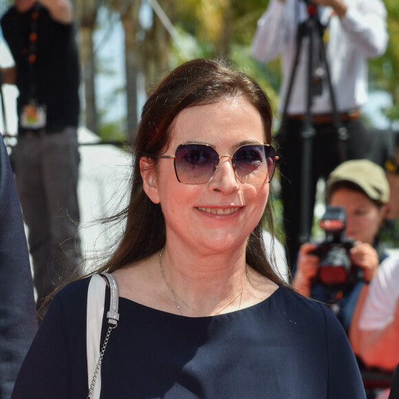 Anne Goscinny - Montée des marches du film " Le petit Nicolas : Qu'est-ce qu'on attend pour être heureux " lors du 75ème Festival International du Film de Cannes. Le 20 mai 2022 © Giancarlo Gorassini / Bestimage 