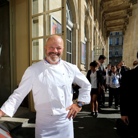 Exclusif - Le médiatique chef Philippe Etchebest ("Cauchemar en cuisine", "Top chef") pose dans son restaurant le "Quatrième Mur" le jour de son ouverture à Bordeaux le 8 Septembre 2015.