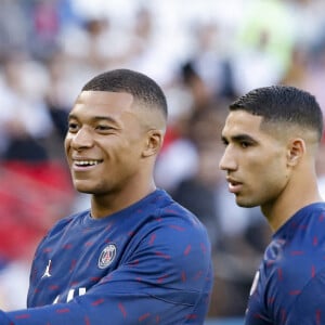 Kylian Mbappe (PSG) - Achraf Hakimi (PSG) - Football : Match Ligue 1 Uber Eats PSG Vs Metz (5-0) au parc des princes à Paris le 21 mai 2022. © Michael Baucher/Panoramic/Bestimage 