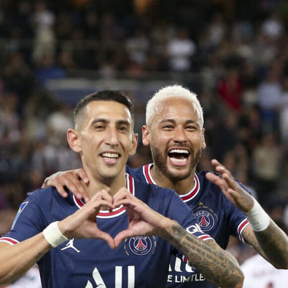 Joie - Emotion - But de Angel Di Maria (PSG) - Neymar (PSG) - Football : Match Ligue 1 Uber Eats PSG Vs Metz (5-0) au parc des princes à Paris le 21 mai 2022. © Michael Baucher/Panoramic/Bestimage 