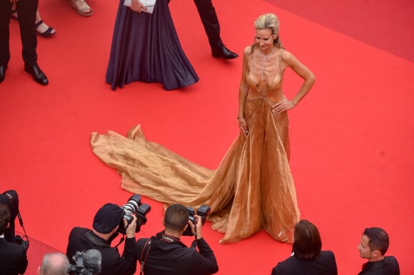 Lady Victoria Hervey - Montée des marches du film " Les Amandiers " lors du 75ème Festival International du Film de Cannes © Giancarlo Gorassini / Bestimage 