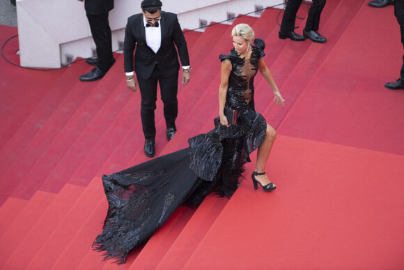 Lady Victoria Hervey - Montée des marches du film " Triangle of Sadness (Sans filtre) " lors du 75ème Festival International du Film de Cannes. Le 21 mai 2022 © Pool / Bestimage 