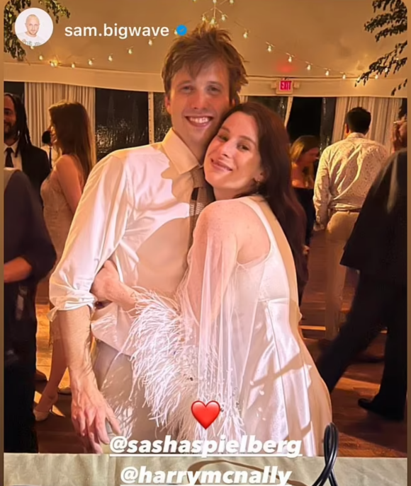 Sasha Spielberg et Harry McNally plus amoureux que jamais à leur mariage, le week-end du 14 et 15 mai 2022.