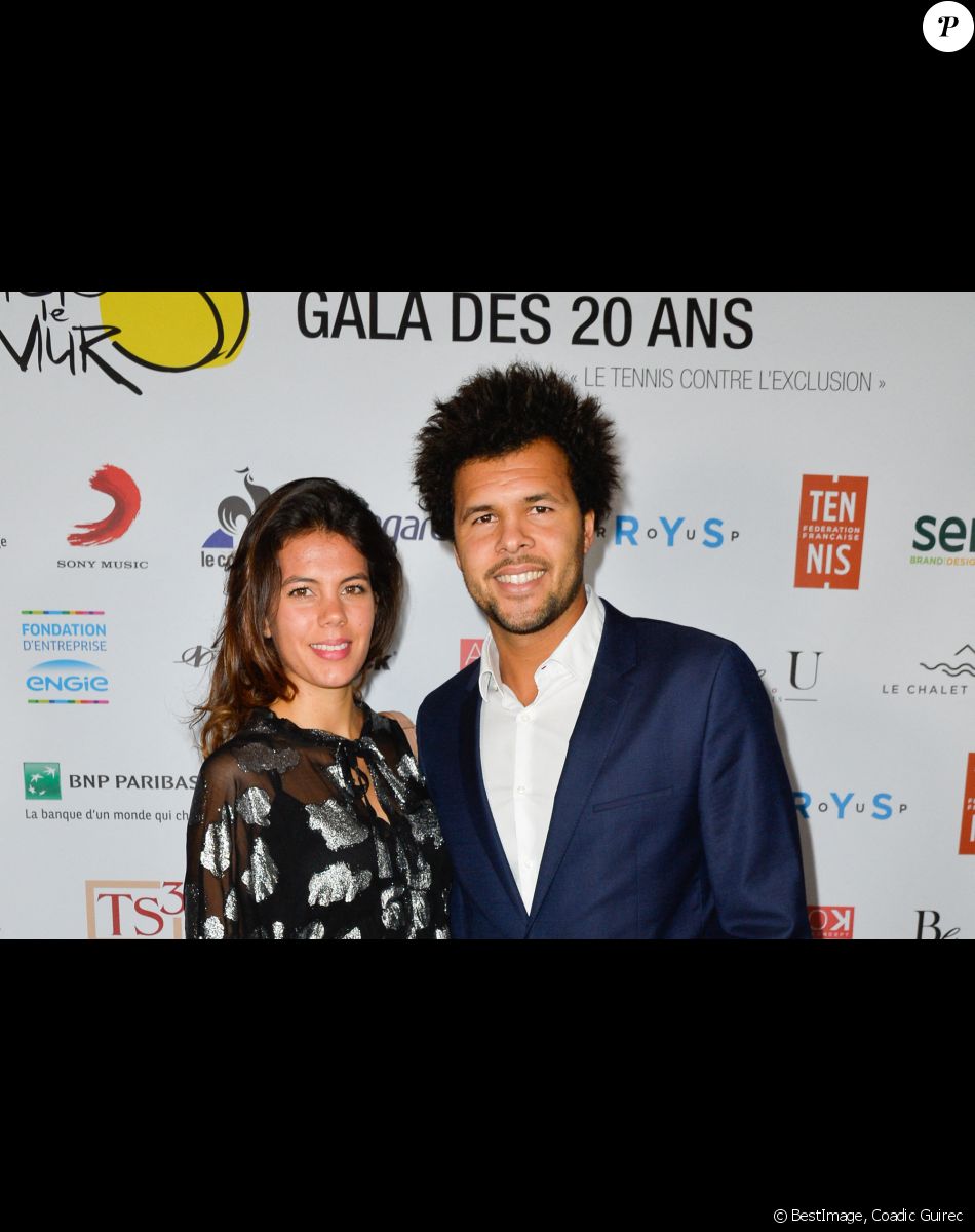 Jo-Wilfried Tsonga et sa compagne Noura, enceinte - Soirée de gala des 20 ans de l'association "Fête le Mur" de Yannick Noah au Chalet des Iles à Paris le 9 novembre 2016. © Coadic Guirec/Bestimage