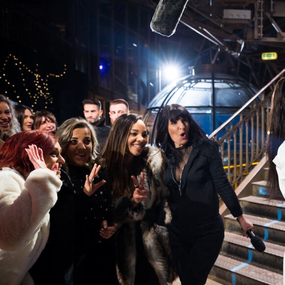 Nabilla Benattia, Alex Dana, Claire Litvine, Louisy Joseph et Marjorie Parascandola (L5) - Surprises - Enregistrement de l'émission "La Chanson secrète 10" au 1er étage de la Tour Eiffel à Paris, diffusée le 22 janvier sur TF1 à 21h05 © Tiziano Da Silva / Bestimage 