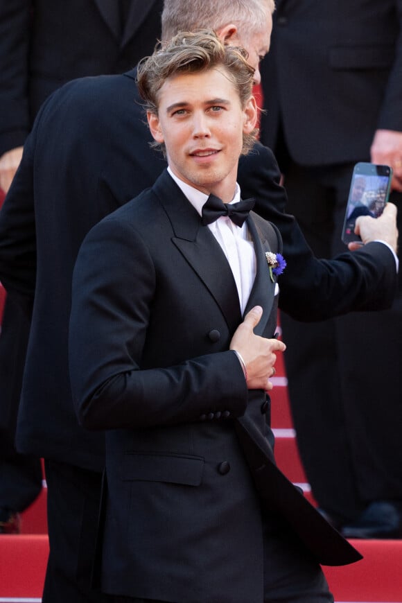 Austin Butler - Montée des marches du film " Elvis " lors du 75ème Festival International du Film de Cannes. Le 25 mai 2022 © Olivier Borde / Bestimage 