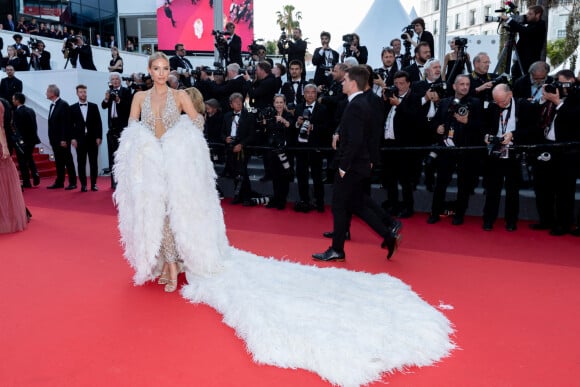 Leonie Hanne - Montée des marches du film " Elvis " lors du 75ème Festival International du Film de Cannes. Le 25 mai 2022 © Cyril Moreau / Bestimage 