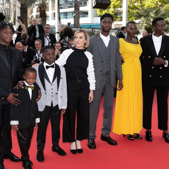 Milan Doucansi, Kenzo Sambin, Sidy Fofana, Leonor Serraille, Stephane Bak, Annabelle Lengronne, Ahmed Sylla - Montée des marches du film " Un petit frère " lors du 75ème Festival International du Film de Cannes. Le 27 mai 2022 © Cyril Moreau / Bestimage