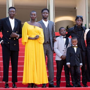 Ahmed Sylla, Annabelle Lengronne, Stephane Bak, Milan Doucansi, Kenzo Sambin, Sidy Fofana, Leonor Serraille - Montée des marches du film " Un petit frère " lors du 75ème Festival International du Film de Cannes. Le 27 mai 2022 © Cyril Moreau / Bestimage