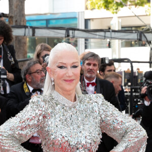 Helen Mirren - Montée des marches du film " Un petit frère " lors du 75ème Festival International du Film de Cannes. Le 27 mai 2022 © Cyril Moreau / Bestimage