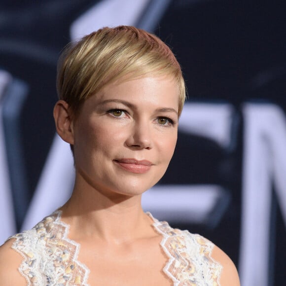 Michelle Williams à la première de Venom au théâtre Regency Village à Westwood, Californie, Etats-Unis, le 1er octobre 2018. 