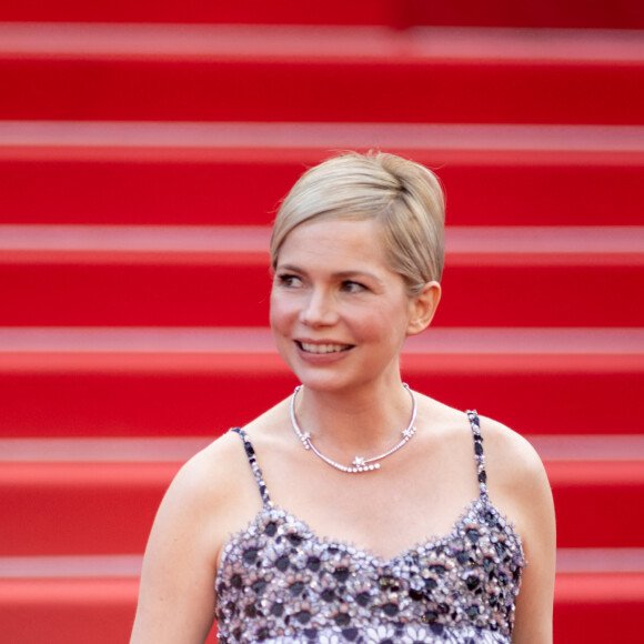 Michelle Williams (enceinte) - Montée des marches du film " Showing Up " lors du 75ème Festival International du Film de Cannes. Le 27 mai 2022 © Cyril Moreau / Bestimage 