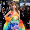 Cannes 2022 : Frédérique Bel extravagante avec sa robe multicolore... Attention les yeux !