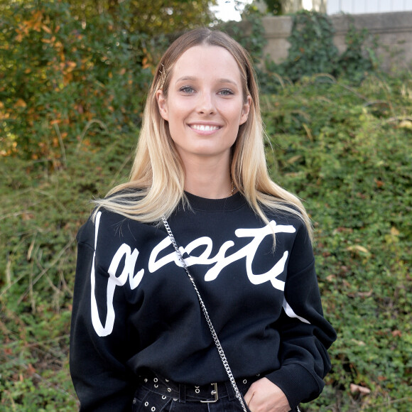 Fiançailles - Ilona Smet fiancée à Kamran - Semi-Exclusif - Ilona Smet - Front Row du défilé Lacoste Collection Prêt-à-Porter Printemps/Eté 2020 lors de la Fashion Week de Paris, le 1er octobre 2019. © Veeren Ramsamy-Christophe Clovis/Bestimage 