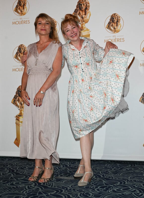 Ludivine De Chastenet, Julie Depardieu au photocall de la 33ème cérémonie des Molière aux Folies Bergère à Paris le 30 mai 2022. © Coadic Guirec / Bestimage 